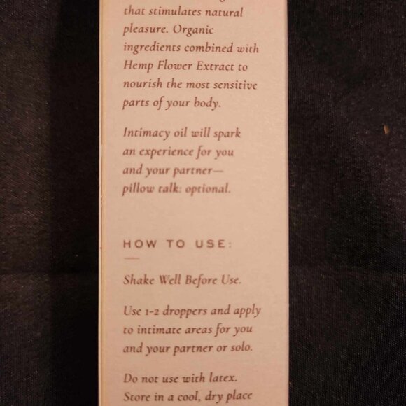 Green Compass Intimacy Oil - Picture 3 of 3
